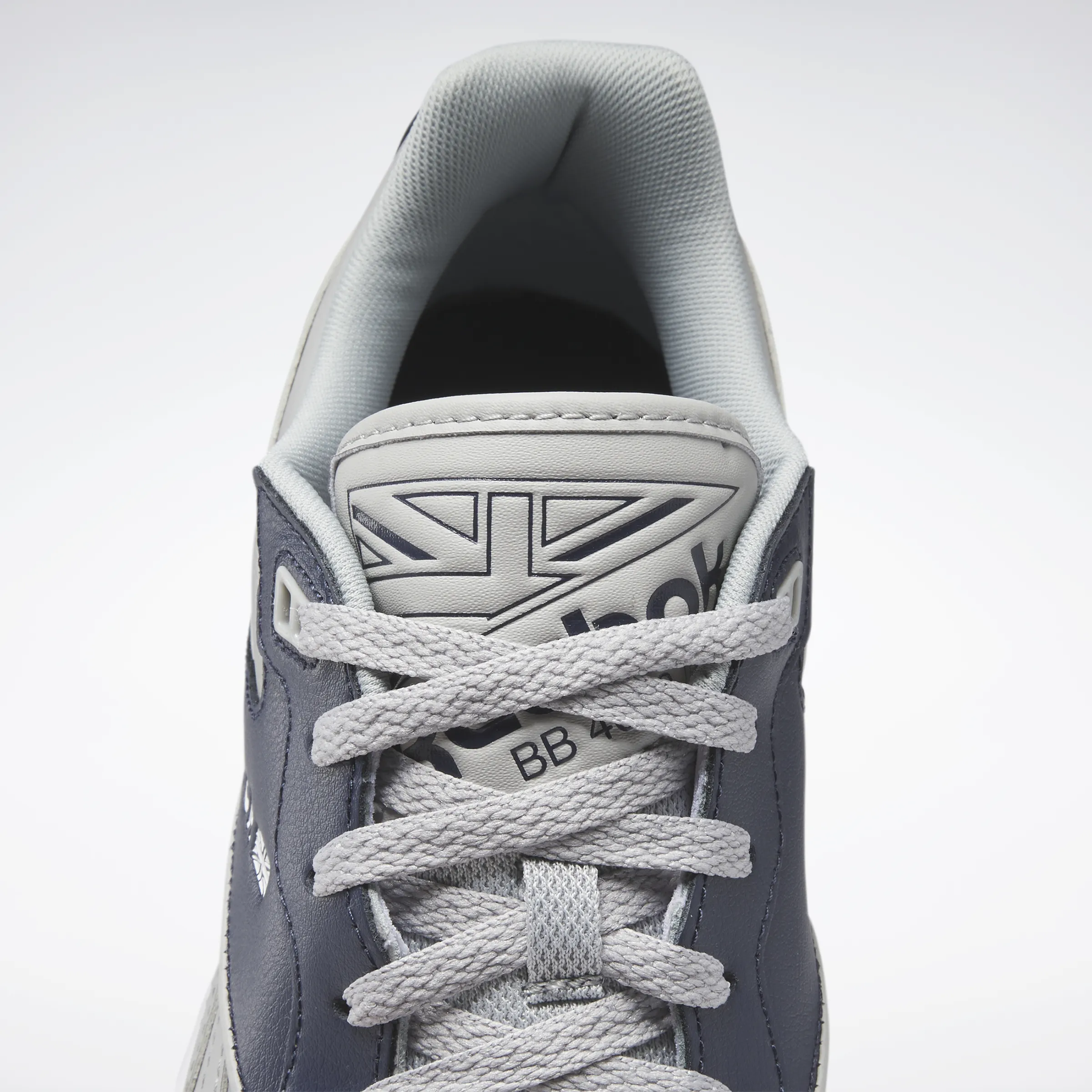 Bb 4000 Ii Pure Grey 3/Vector Navy/White