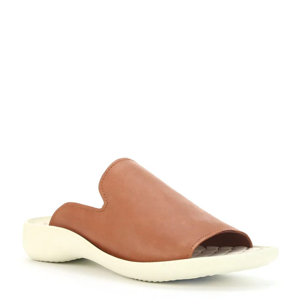 Sure! Heres an optimized title for the product:

Stylish Catrin Flat Sandals for Effortless Comfort and Everyday Chic