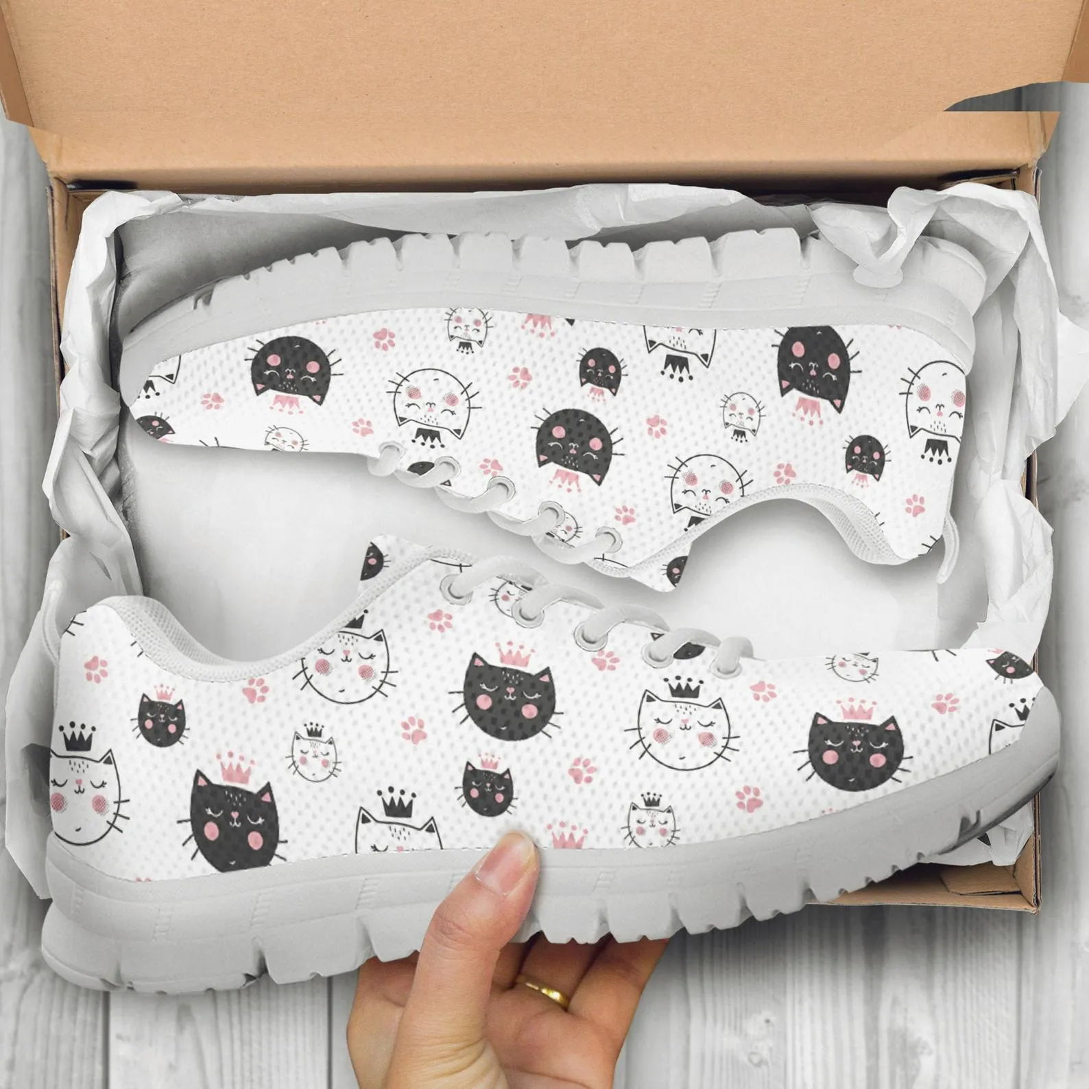 Queen Cat Shoes Cat Printed Sneakers Kitty Running Shoes Cat Owner Gifts Clothing for Womens Mens Kids Adults