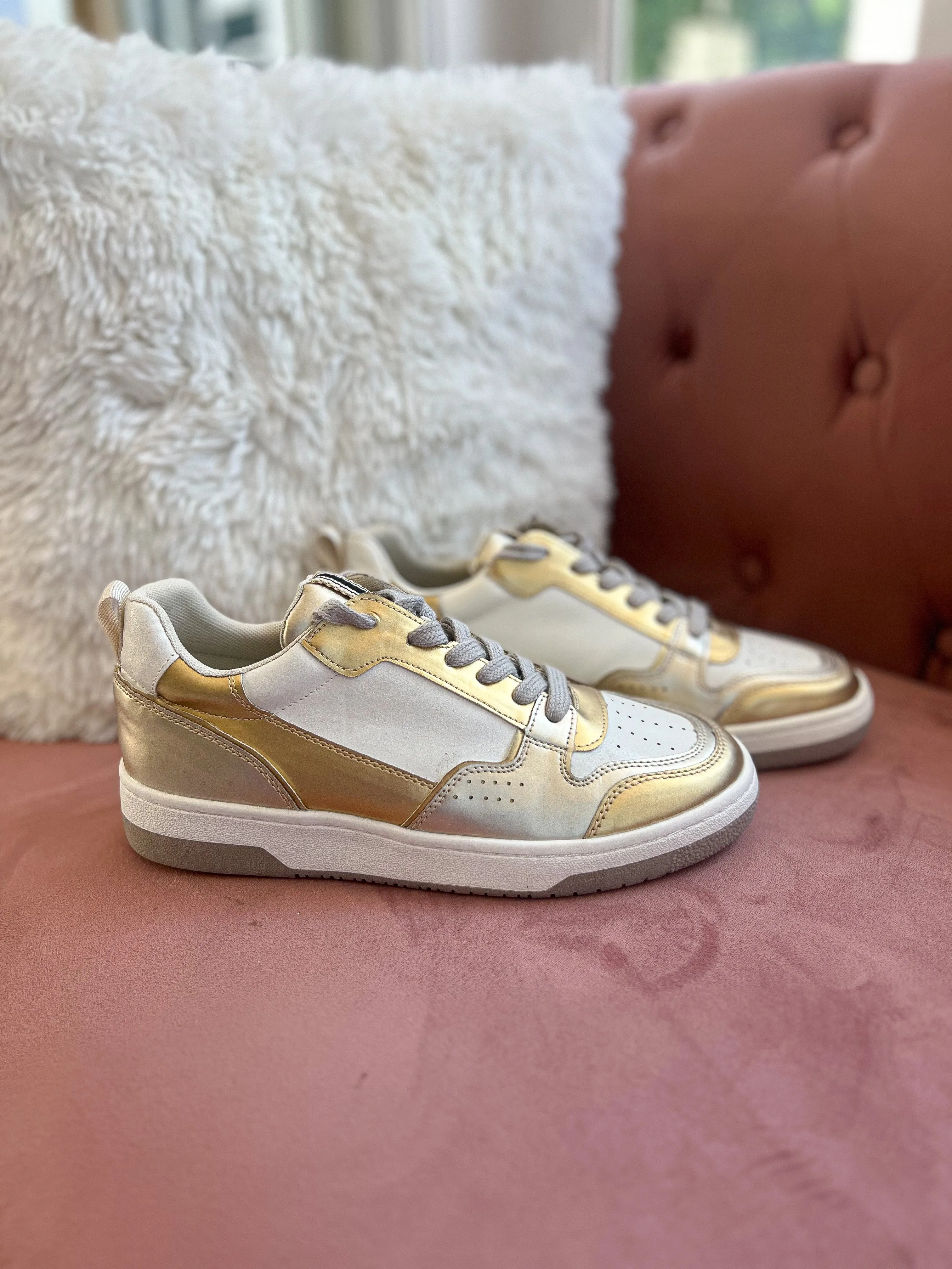 Romi Gold Sneakers